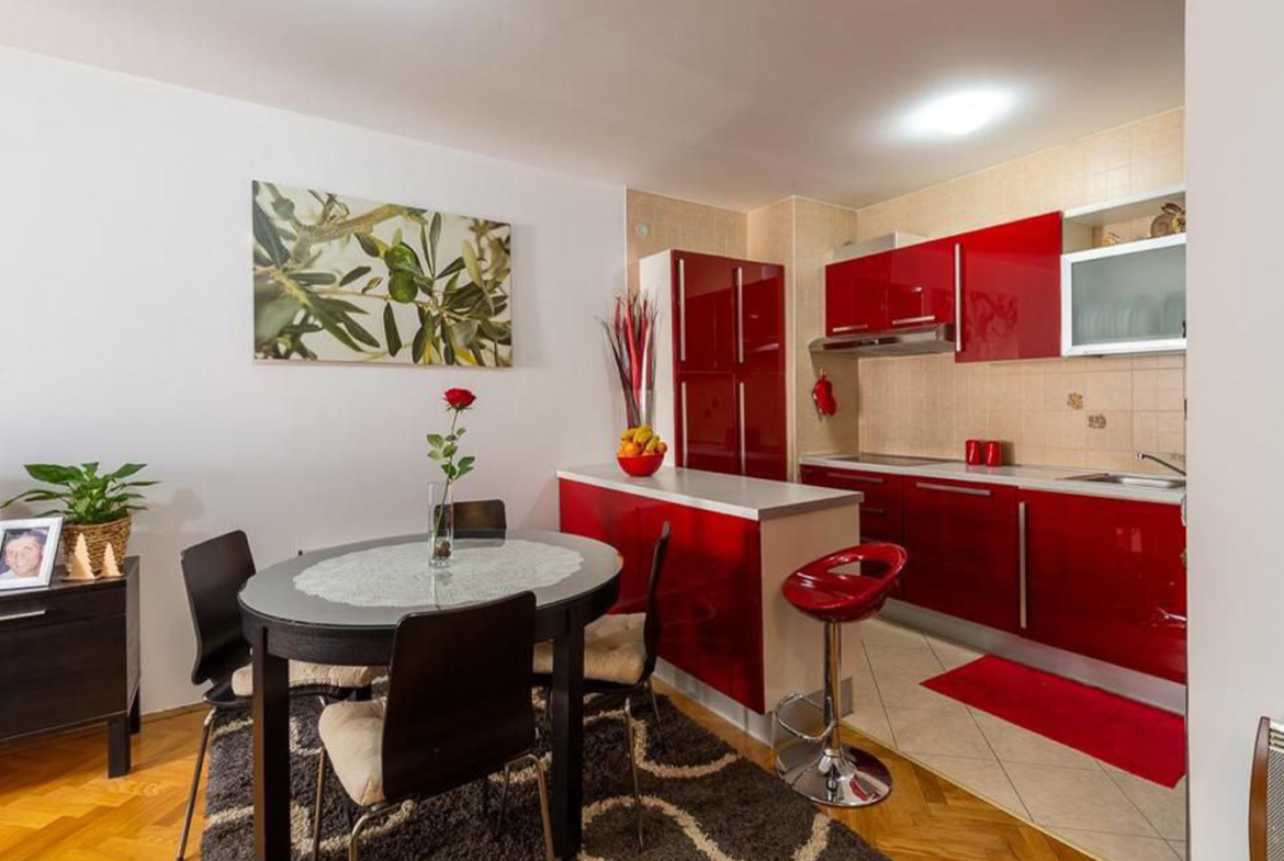 2-bedrooms-apartment-bar-4-1170x785