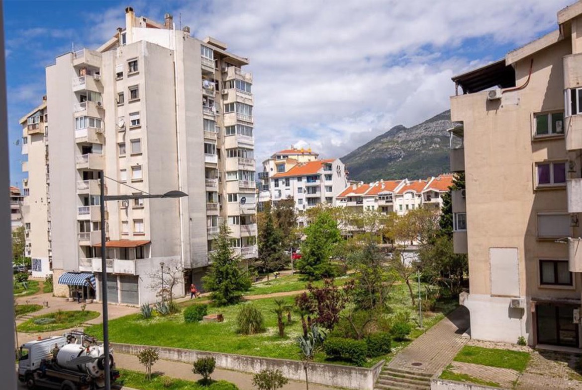 2-bedrooms-apartment-bar-9-1170x785 Large