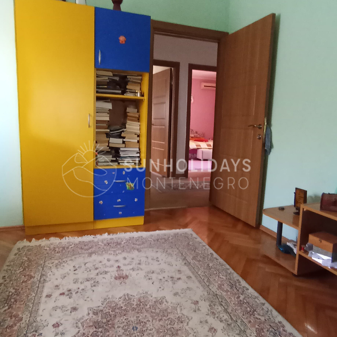 92m2-big-house-center-bar 3