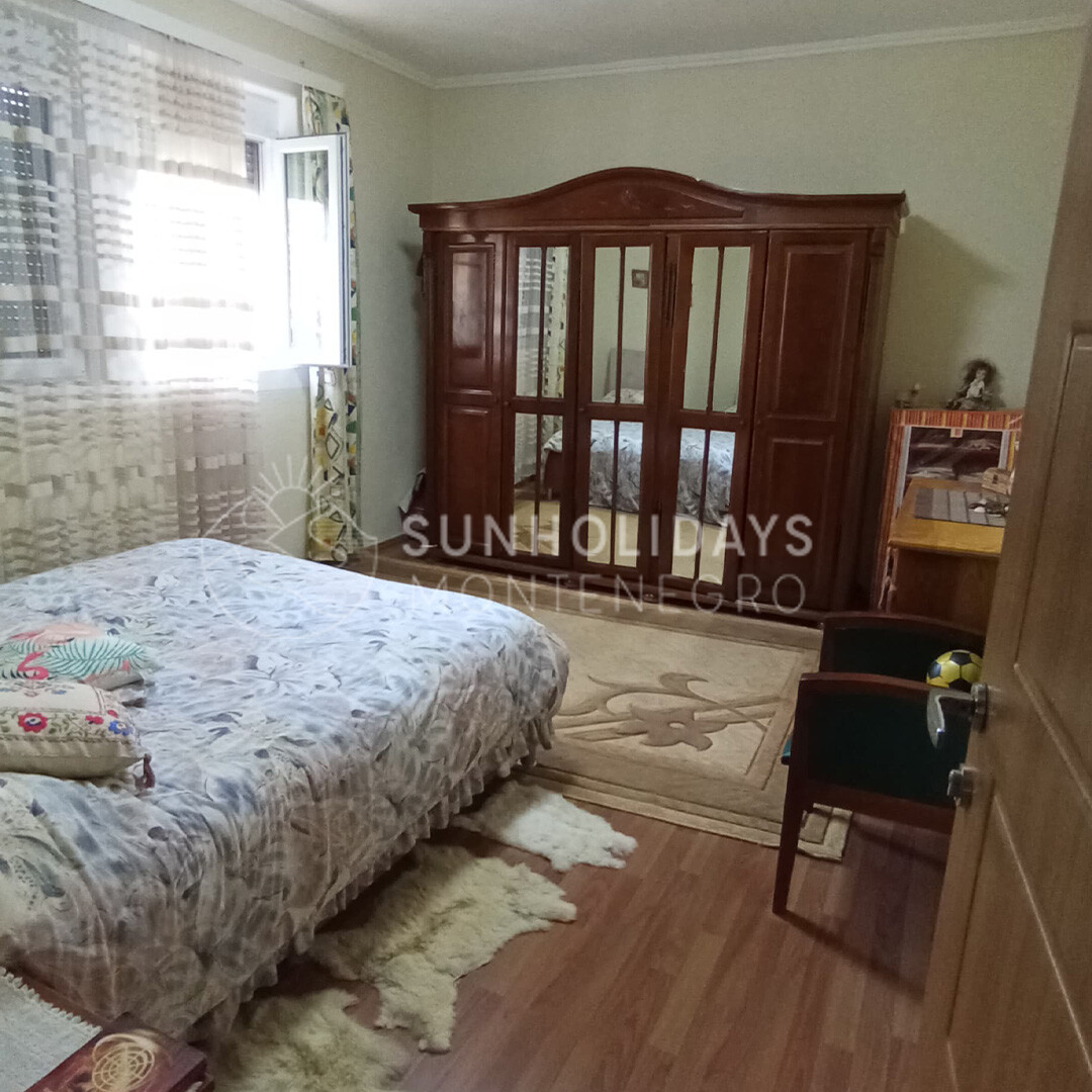 92m2-big-house-center-bar 5