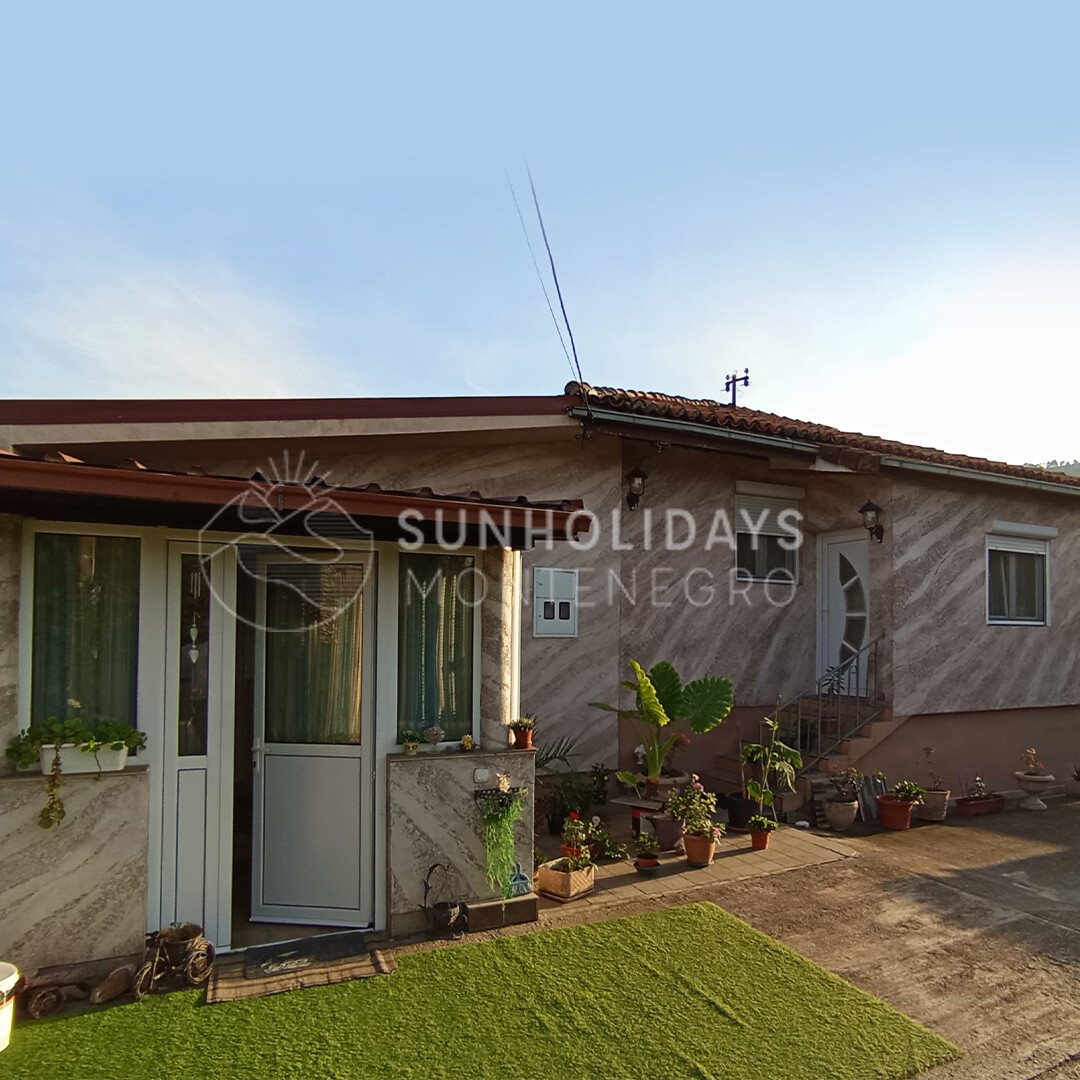 92m2-big-house-center-bar