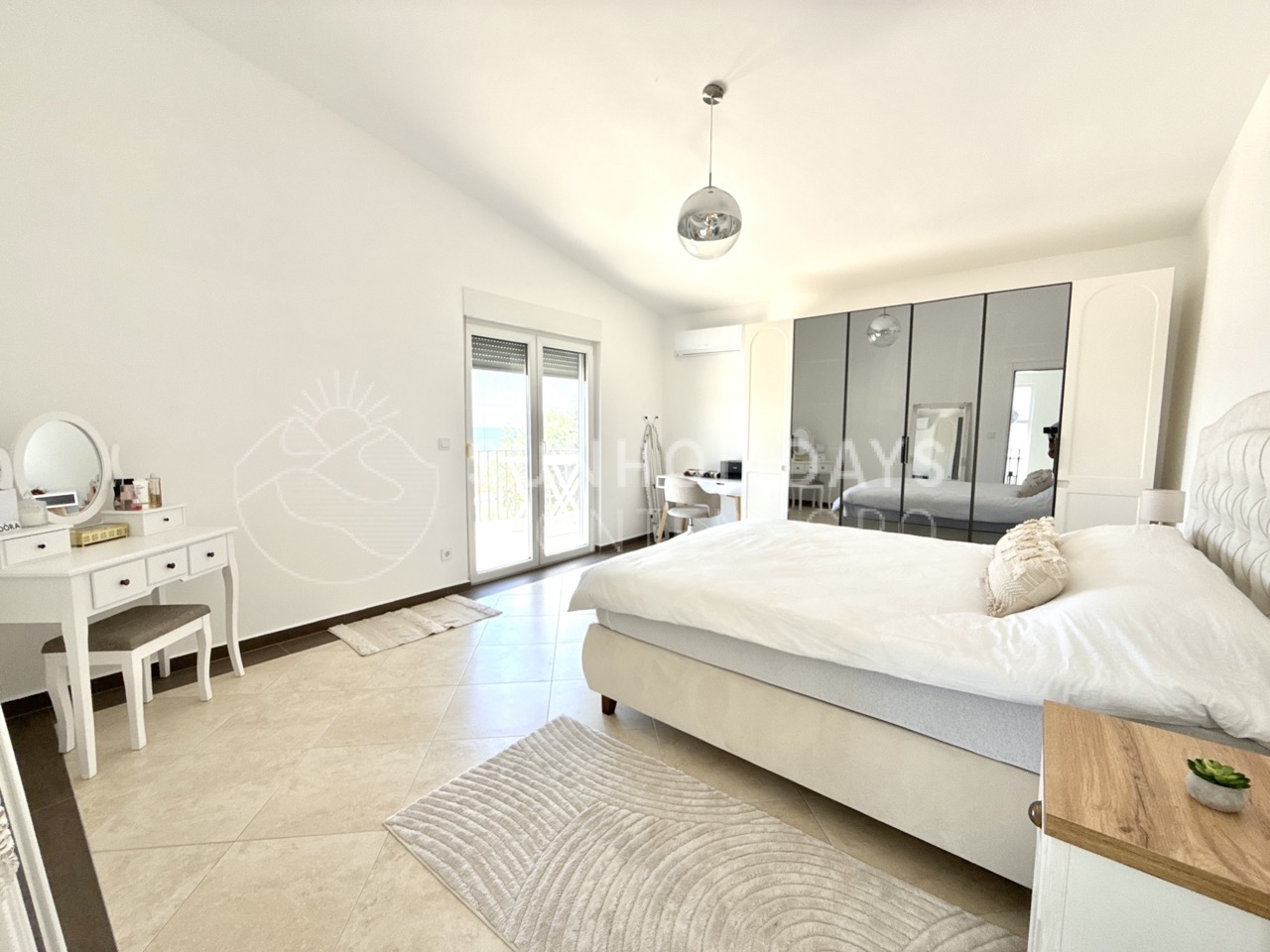 dobra-voda-luxary-villa-sea-view 5 Large