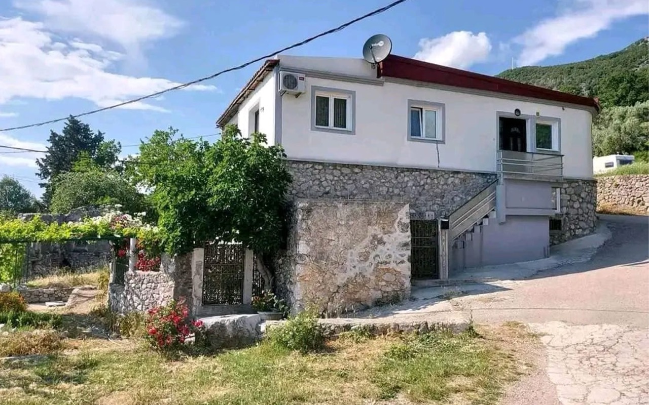 dobra_voda_stone_house_1 (1) Large