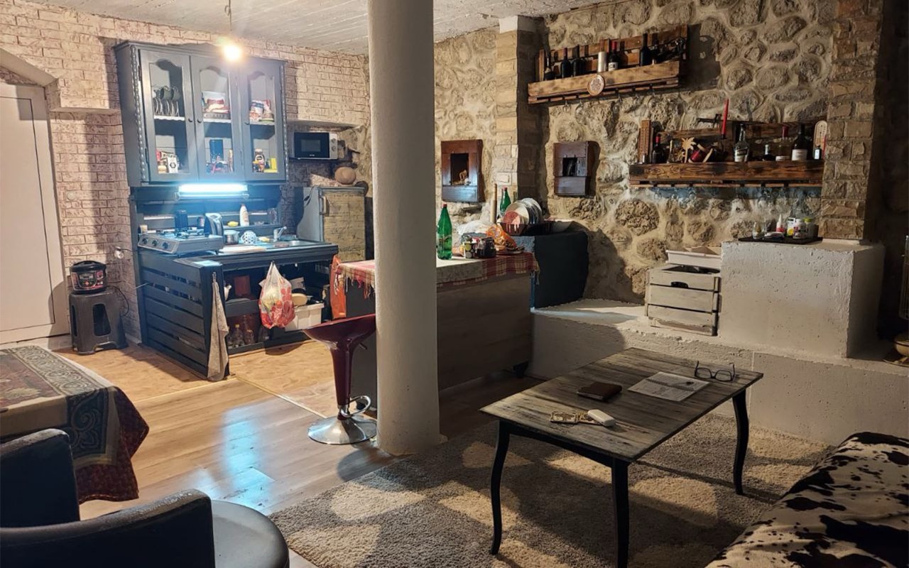 dobra_voda_stone_house_5 Large