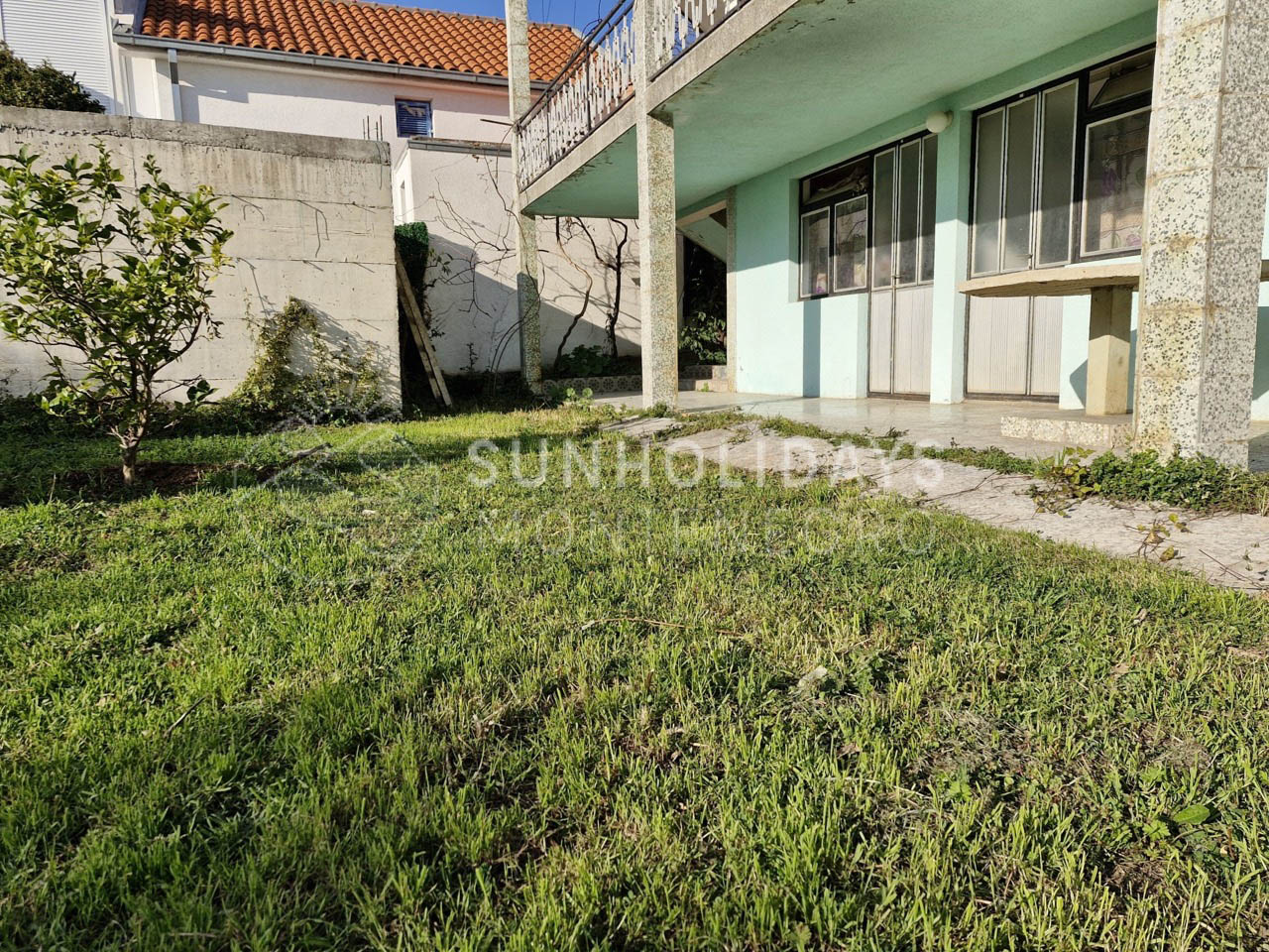 dobravoda-3floor-house-5 Large