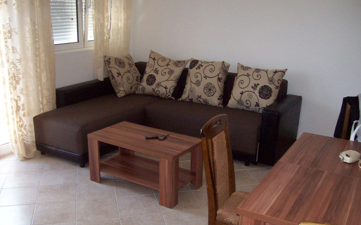 dobravoda-threestorey-milan-apartment-