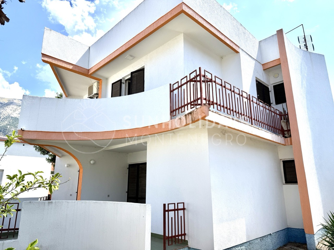 dubrava-4bedroom-2floor-house 2