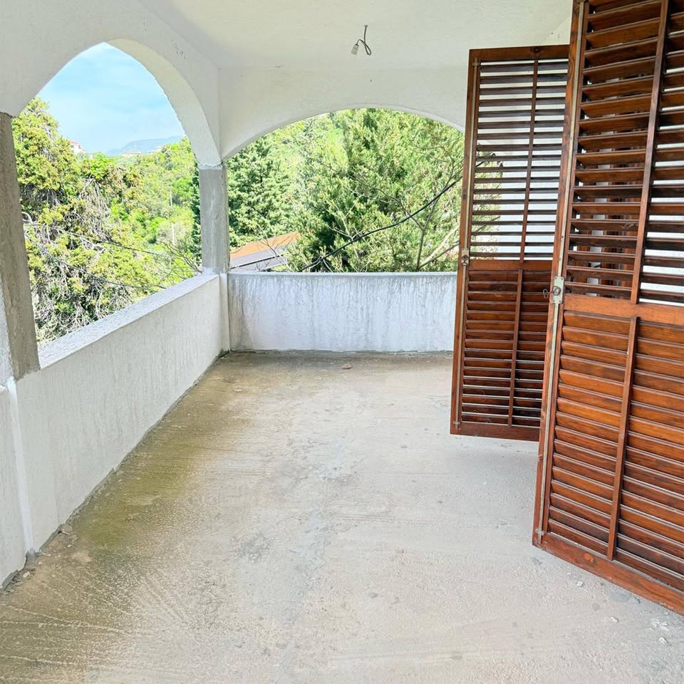 kunje-two-storey-house 3