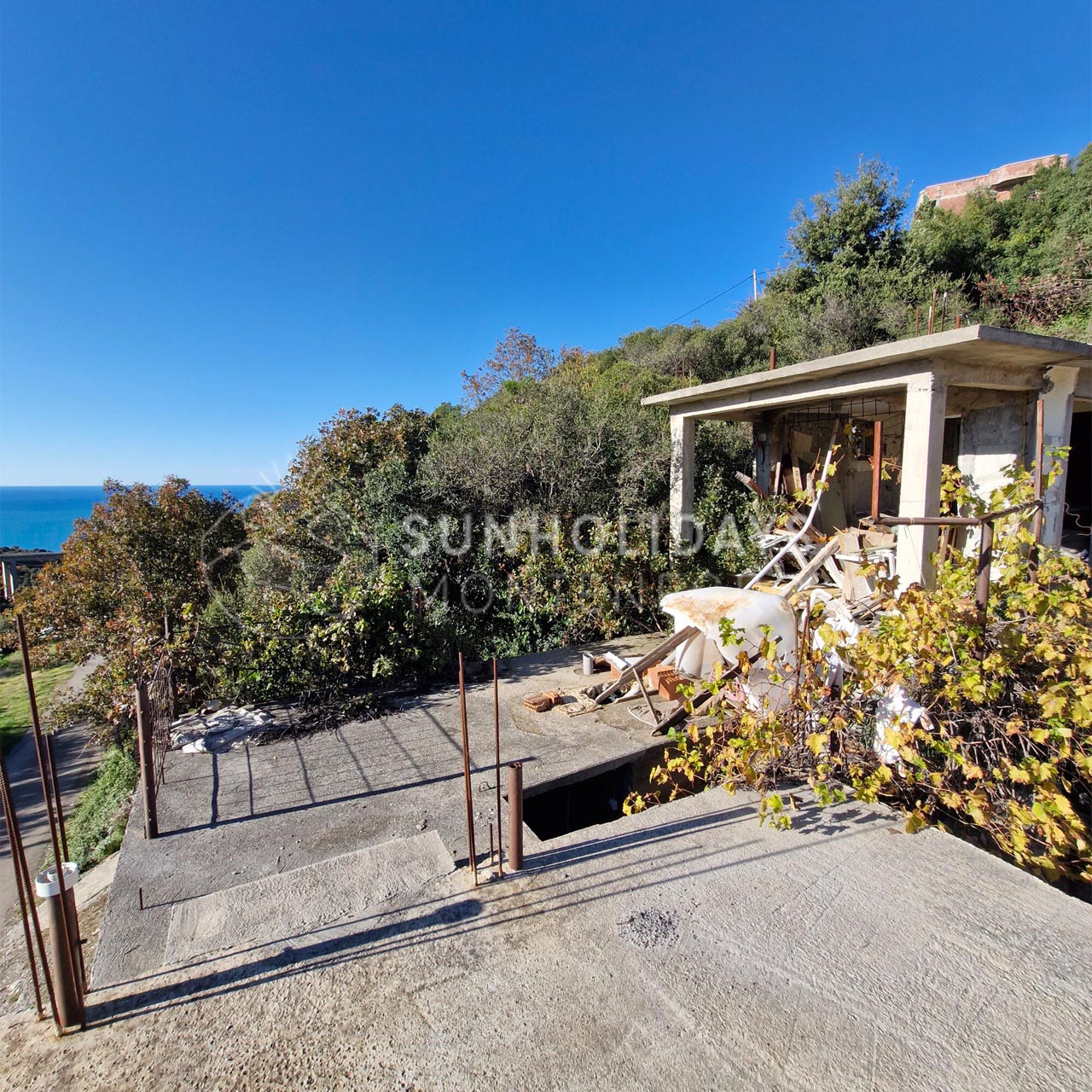 pecurice-house-bar 3 Large