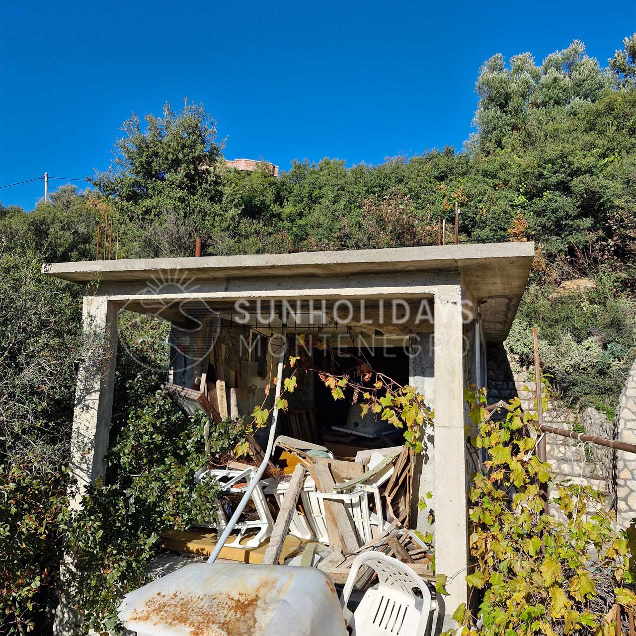 pecurice-house-bar 4 Large