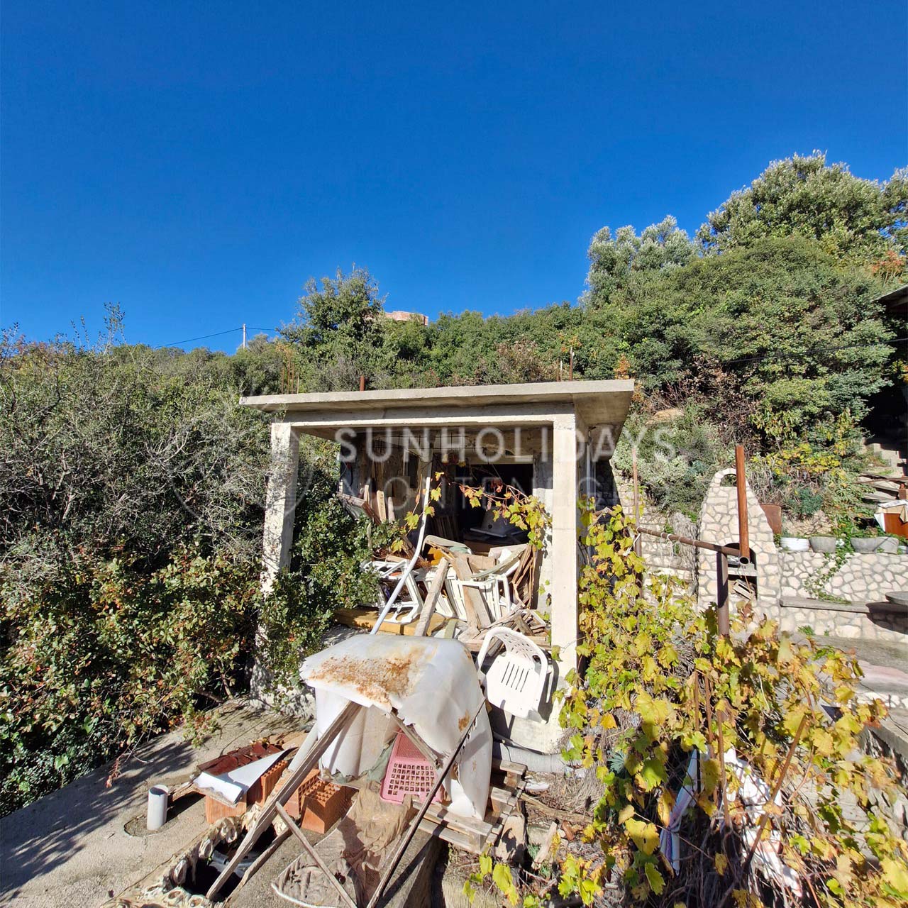 pecurice-house-bar 5 Large