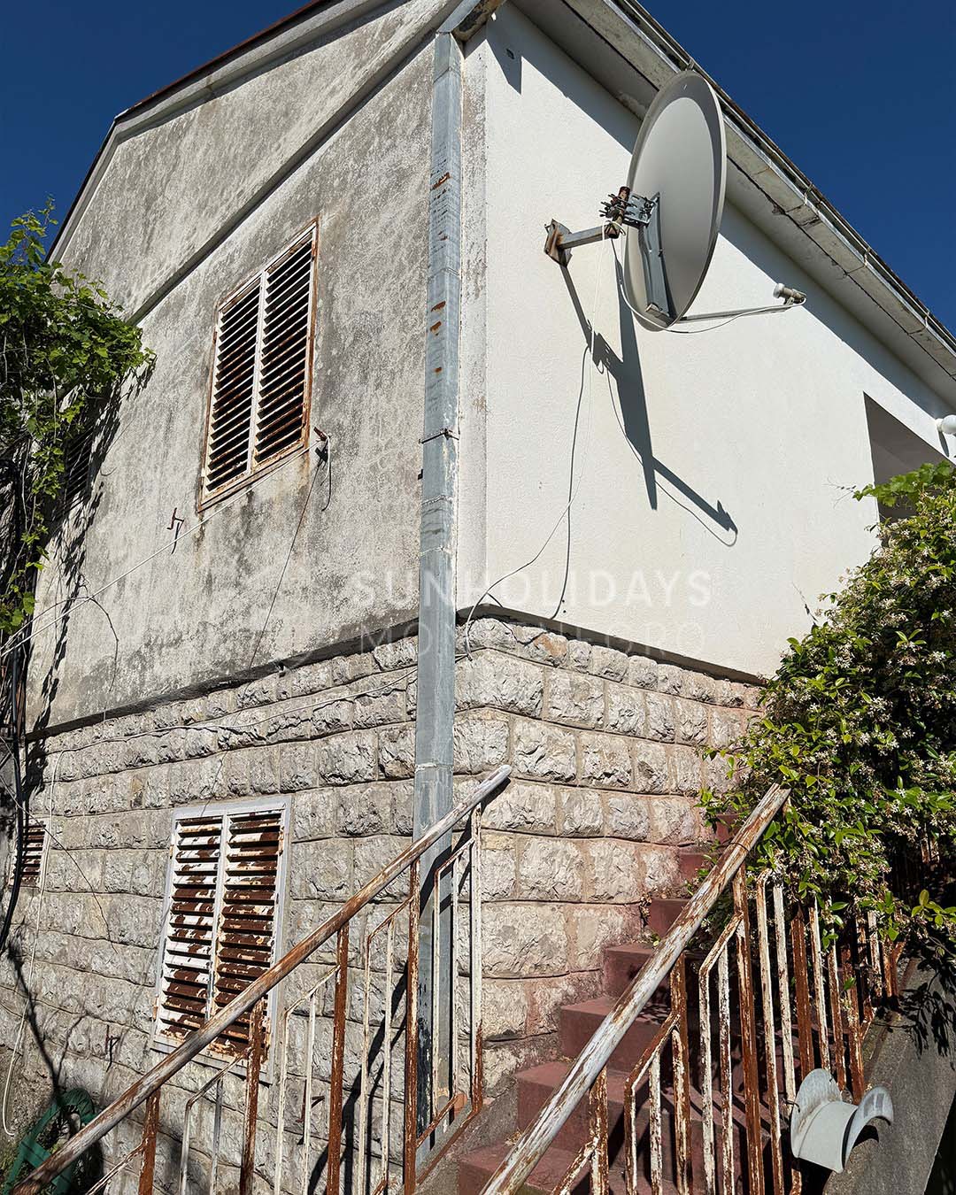 petrovac-two-houses-for-sale 3