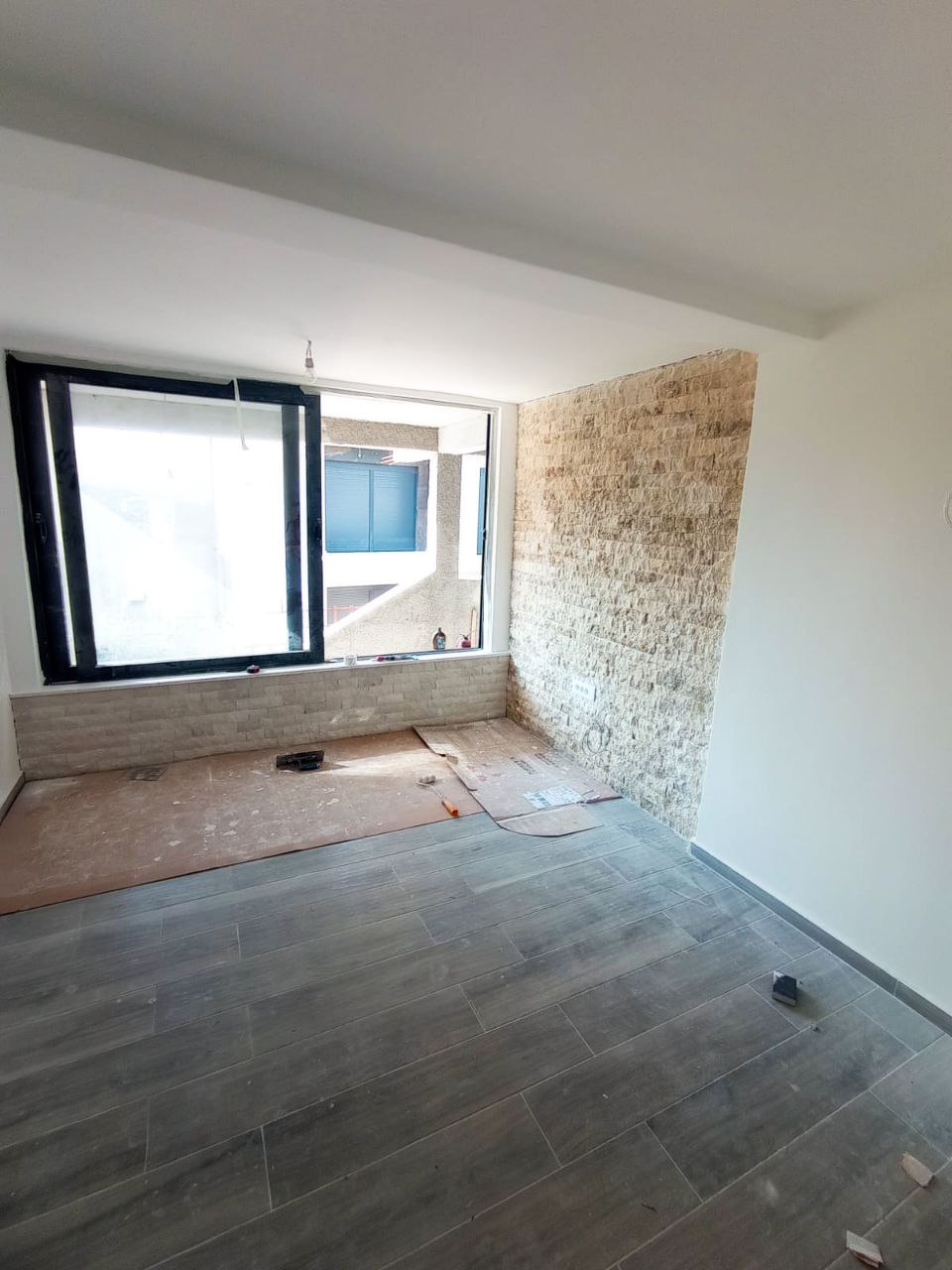 photo_5962872082981308133_y