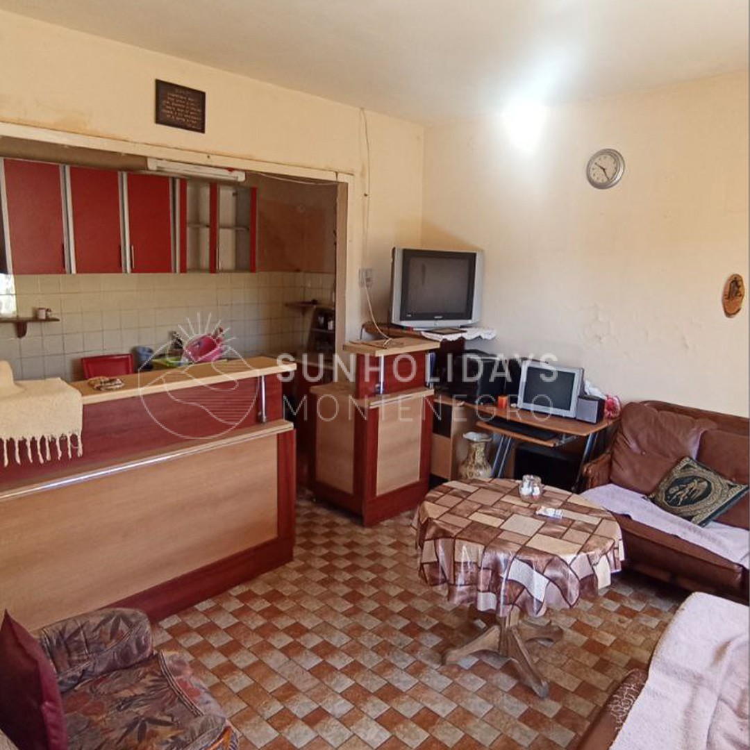 podgorica-house-with-land 8