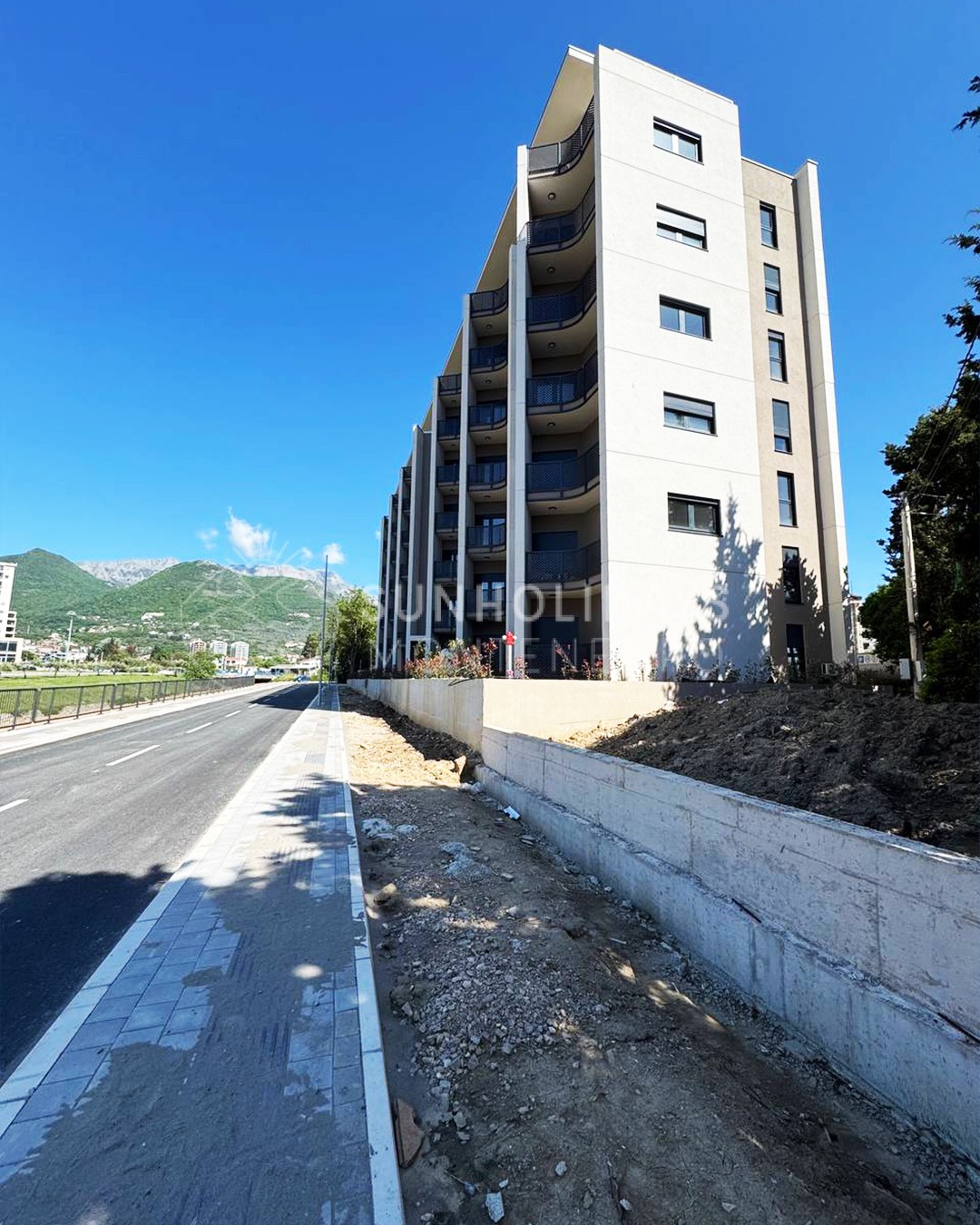 studio-32m2-center-bar