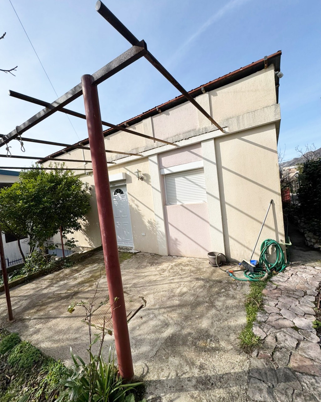 sutomore-house-1 Large