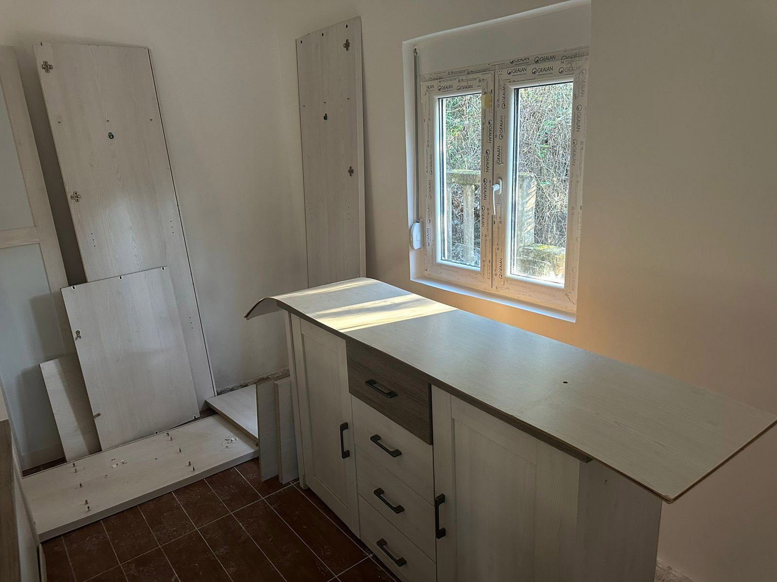 utjeha-house-for-sale-bar 6