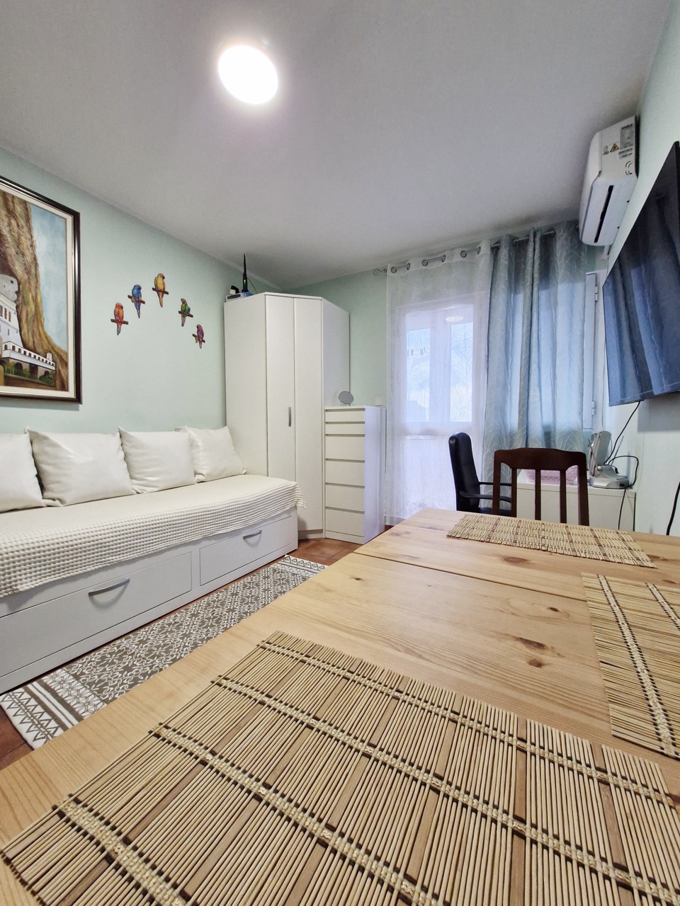 vika-ilino-studio-for-rent 3