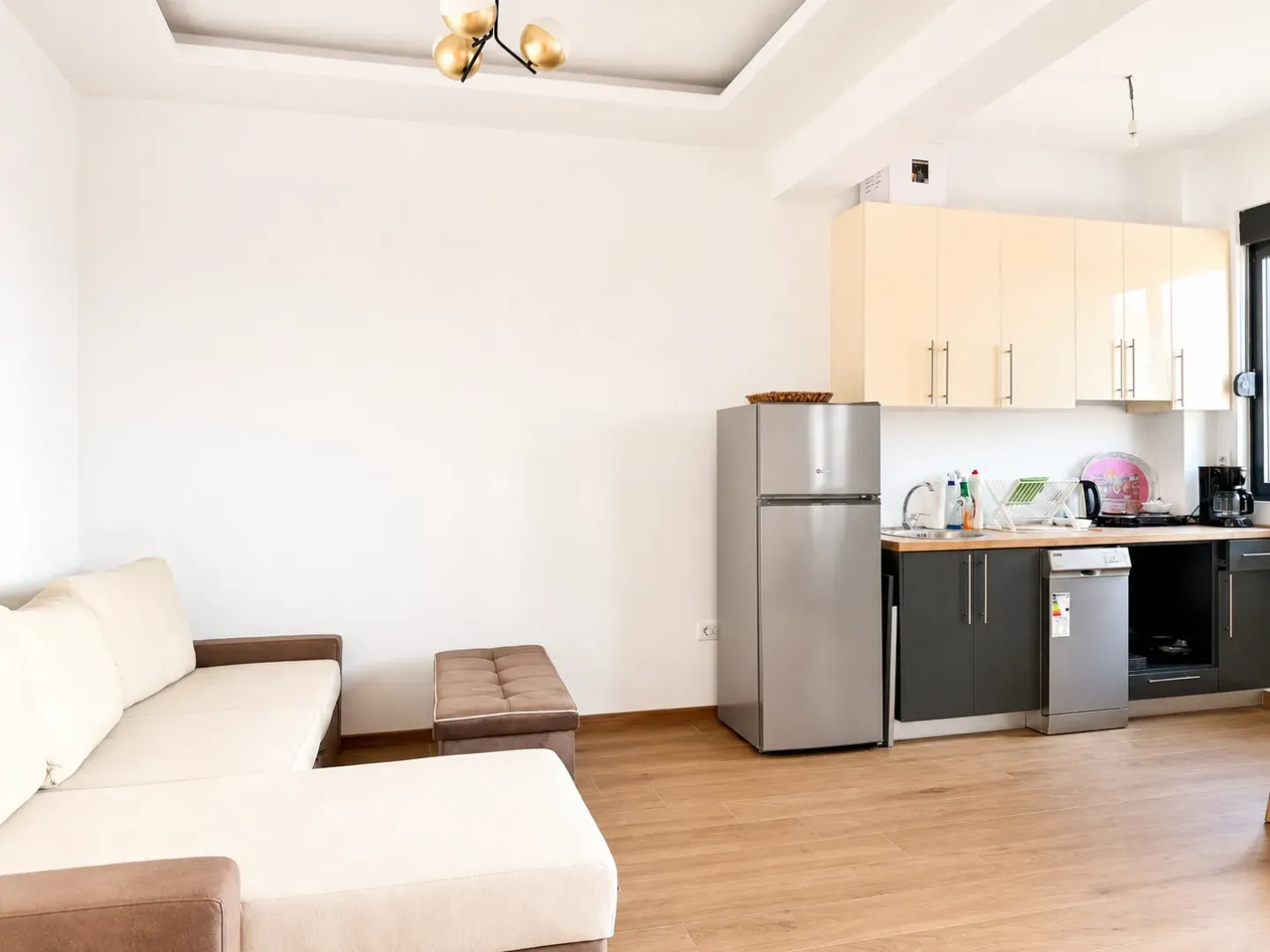 One-Bedroom Apartment for Rent near Veliki Pijesak – Dobra Voda, Bar – SunHolidays Montenegro