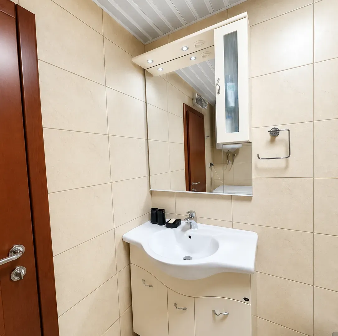 Luxury 85 m² Apartment with Panoramic Sea View, 350 m from the Sea – Bar Centre – SunHolidays Montenegro