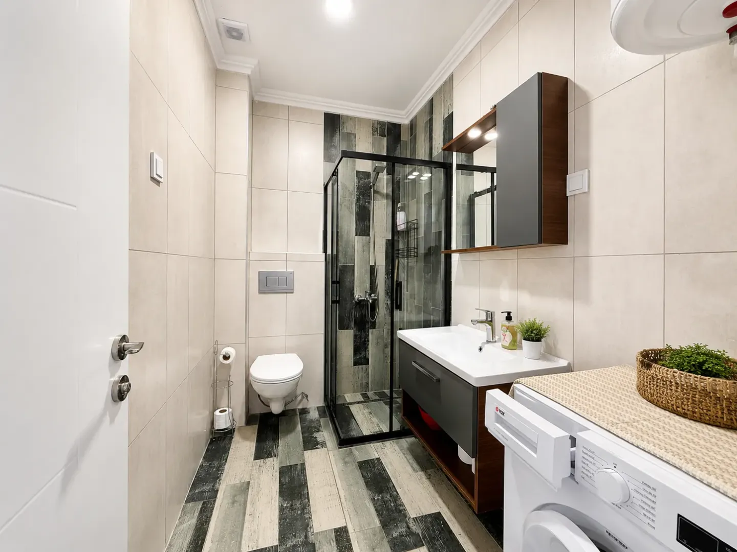 One-Bedroom Apartment for Rent near Veliki Pijesak – Dobra Voda, Bar – SunHolidays Montenegro