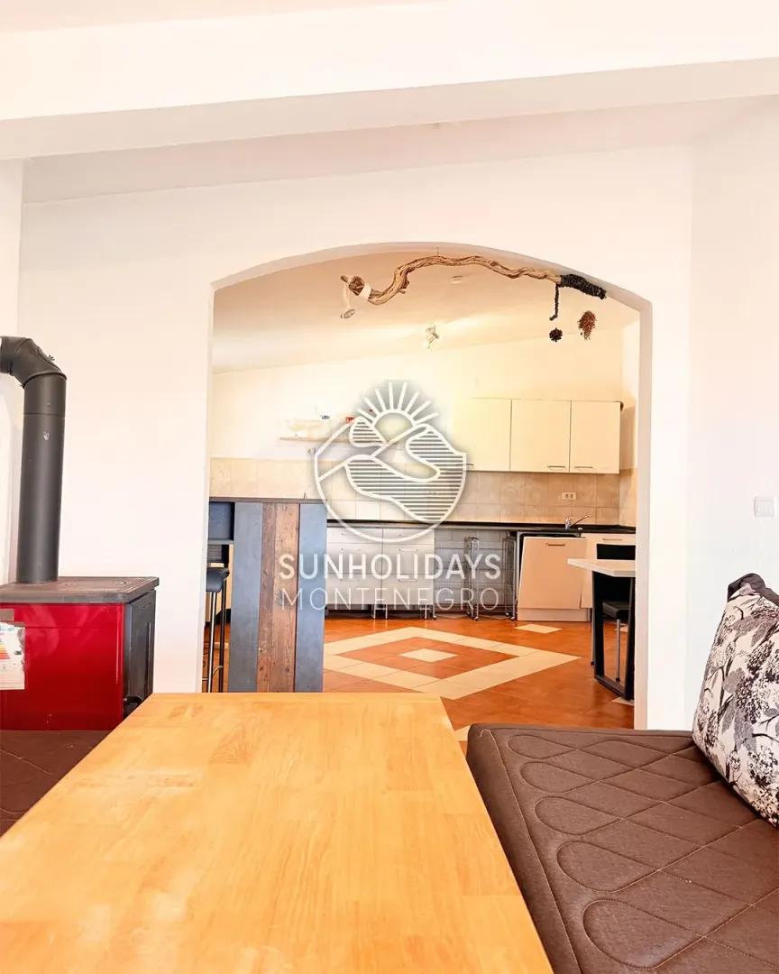 Spacious Three-Bedroom Apartment with Sea View for Rent – Bjelisi, Bar – SunHolidays Montenegro