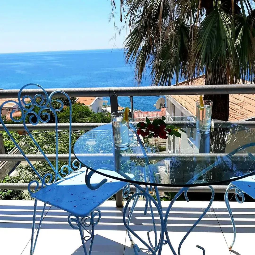 Renovated Two-Storey House with 4 Bedrooms – Dobra Voda, Bar – SunHolidays Montenegro