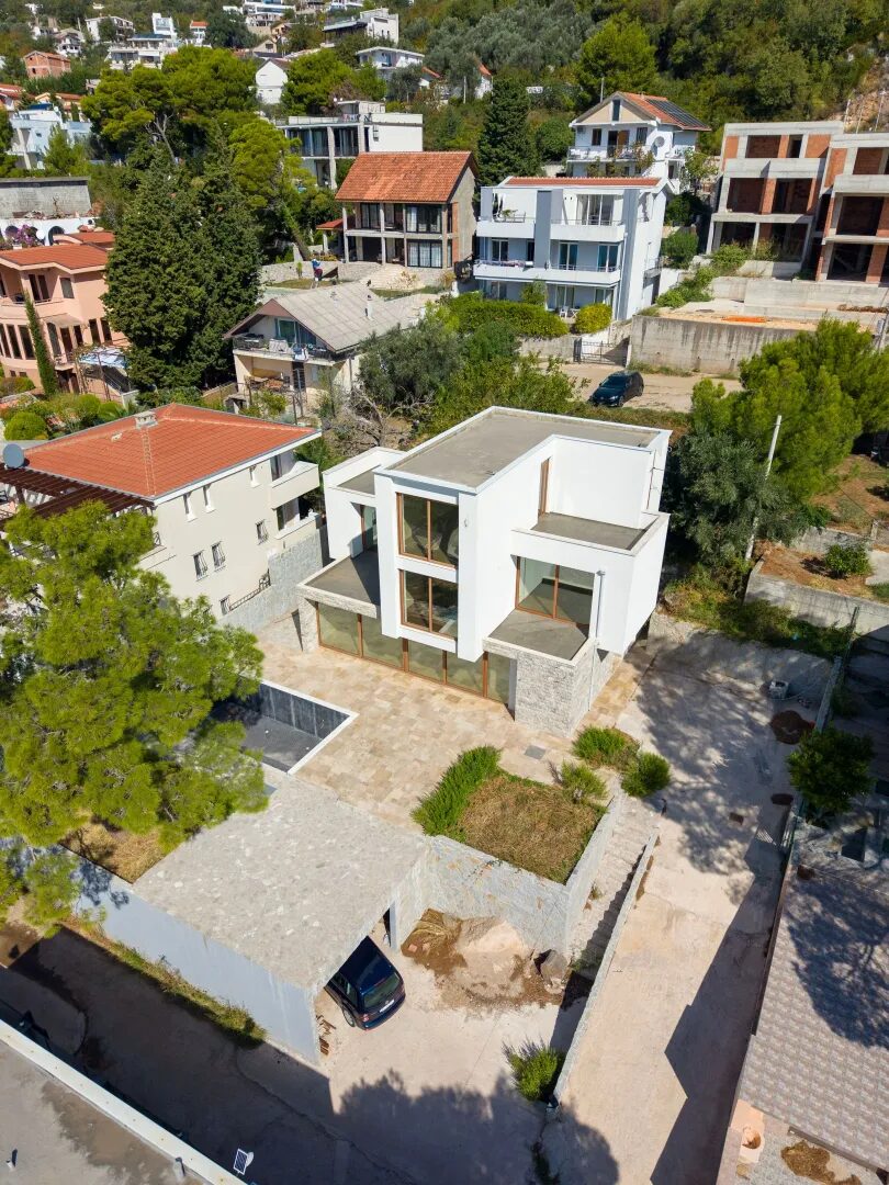 New Villa with Swimming Pool and Garage – Zeleni Pojas, Bar – SunHolidays Montenegro