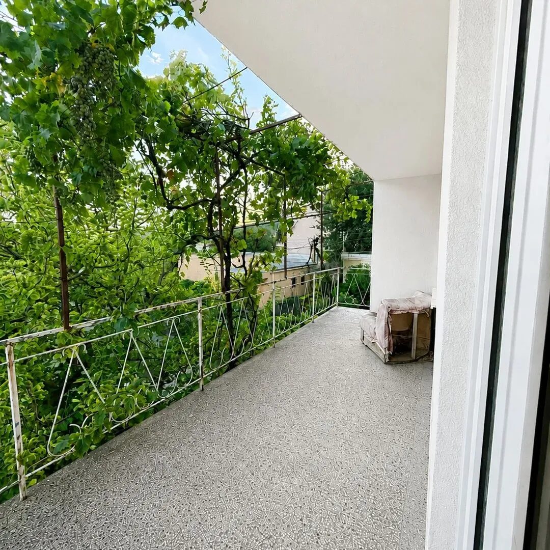 Large Family House with Two Separate Apartments – Sutomore – SunHolidays Montenegro