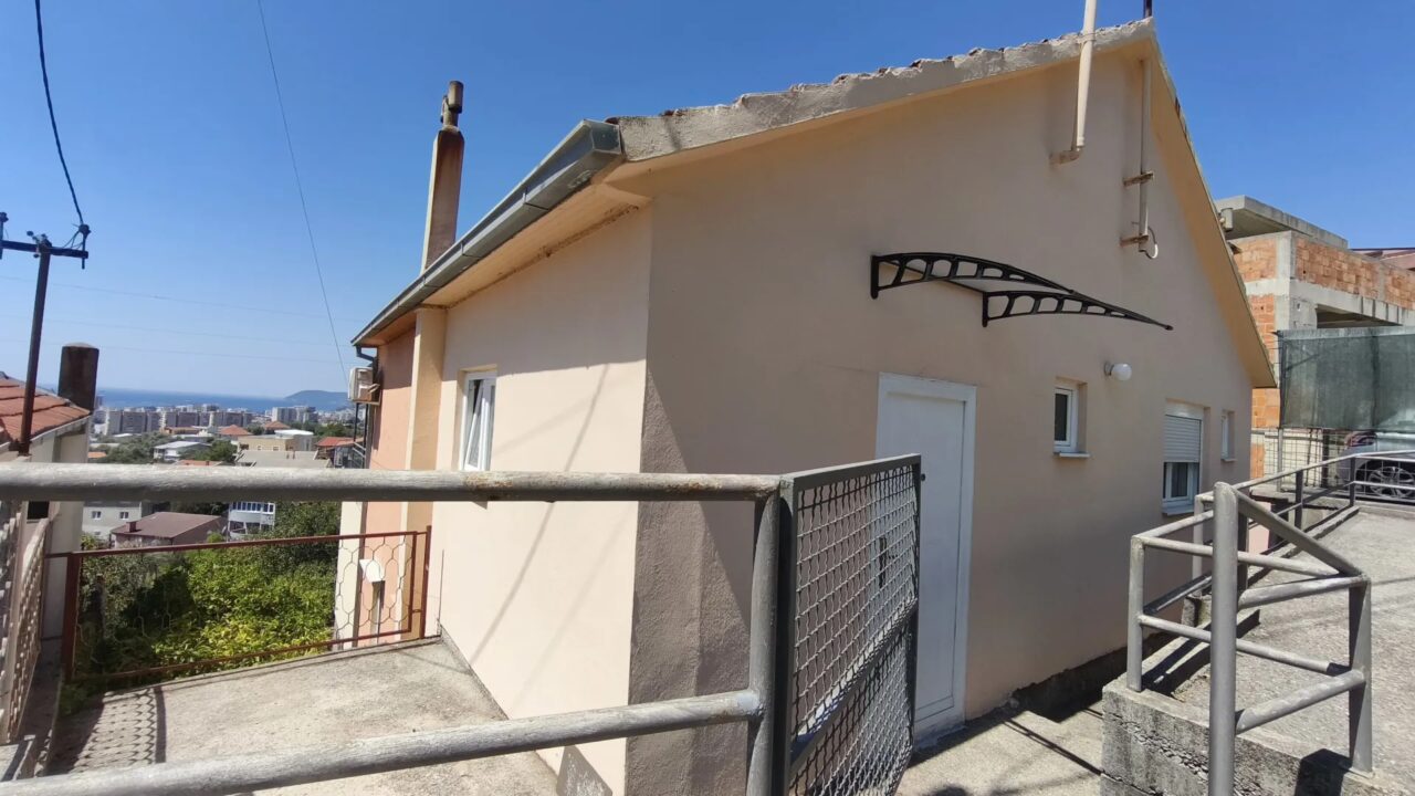 House with Panoramic View of the Sea and Bar – Bjelisi, Bar – SunHolidays Montenegro