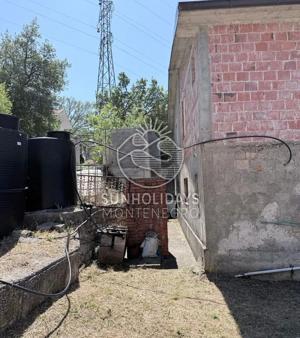 Half of a House with Sea View – Zankovici, Sutomore – SunHolidays Montenegro
