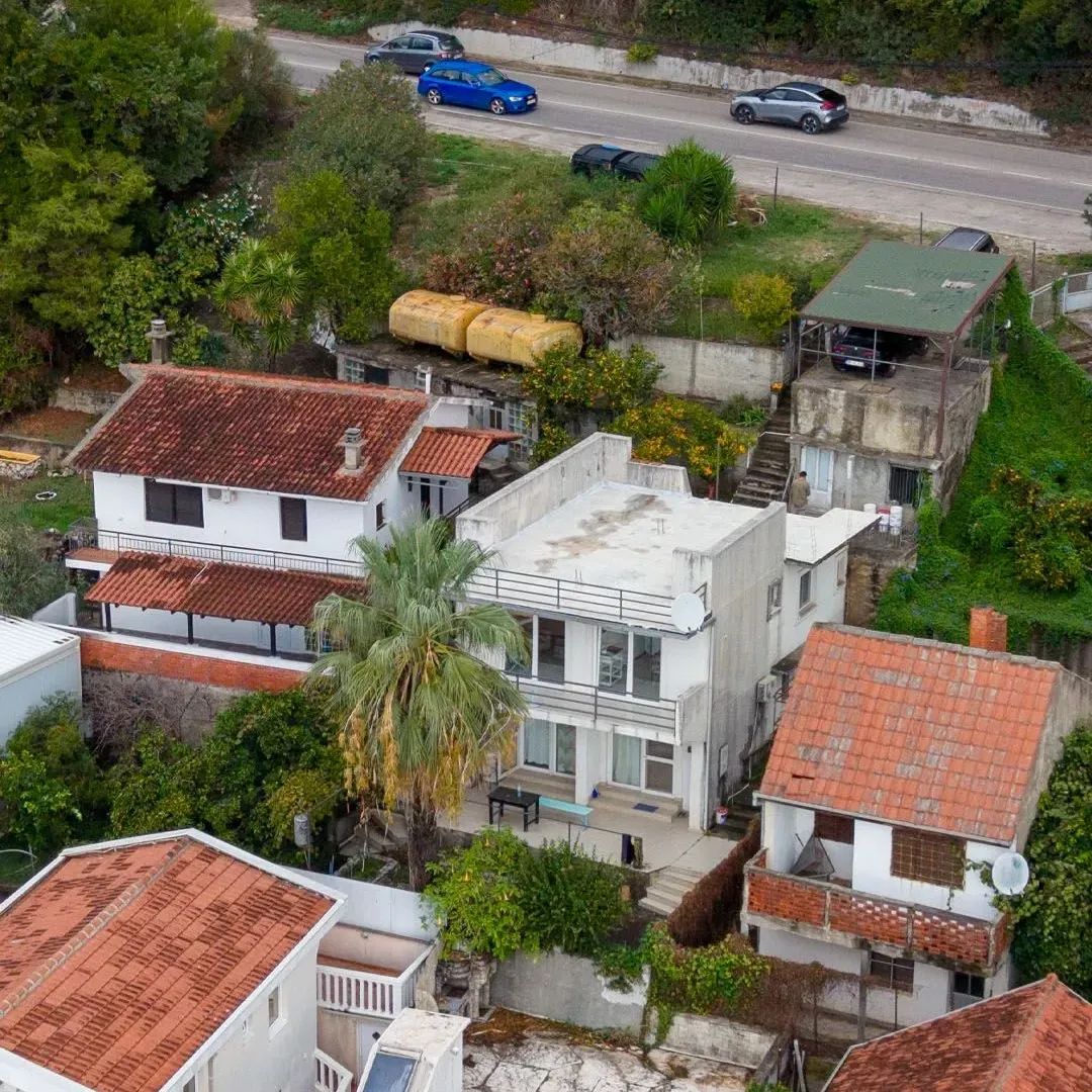 Renovated Two-Storey House with 4 Bedrooms – Dobra Voda, Bar – SunHolidays Montenegro