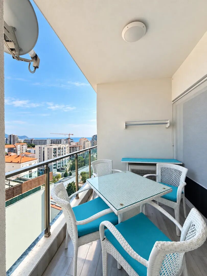 One-Bedroom Apartment with Sea View for Rent – Becici, Budva – SunHolidays Montenegro