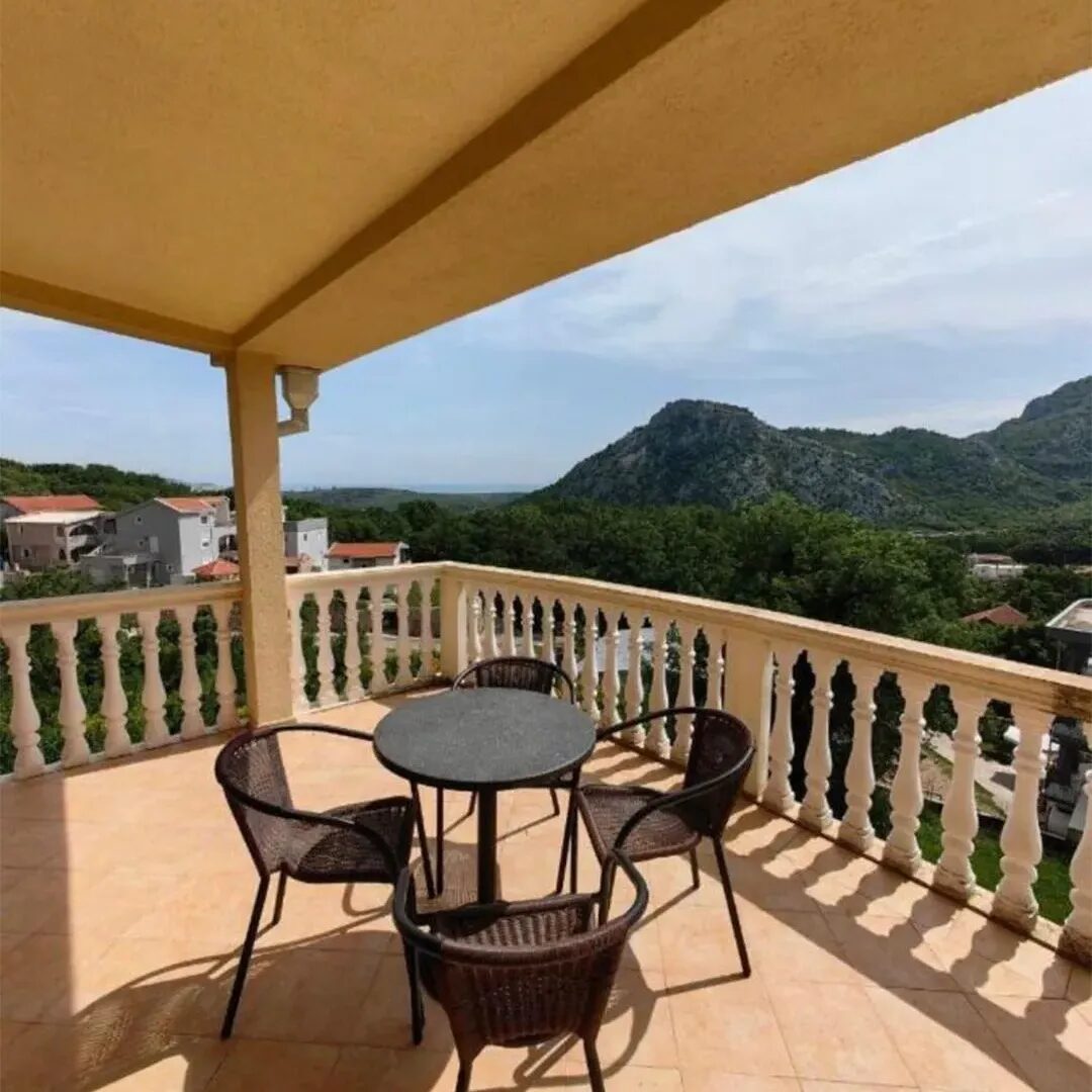 Turnkey Business: Mini Apart-Hotel with 4 Apartments and Pool – Zagradje, Sutomore – SunHolidays Montenegro