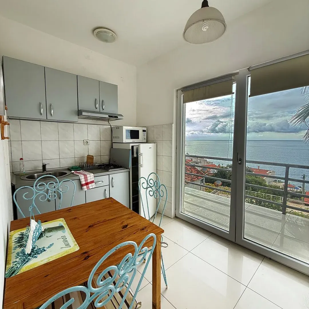 Renovated Two-Storey House with 4 Bedrooms – Dobra Voda, Bar – SunHolidays Montenegro