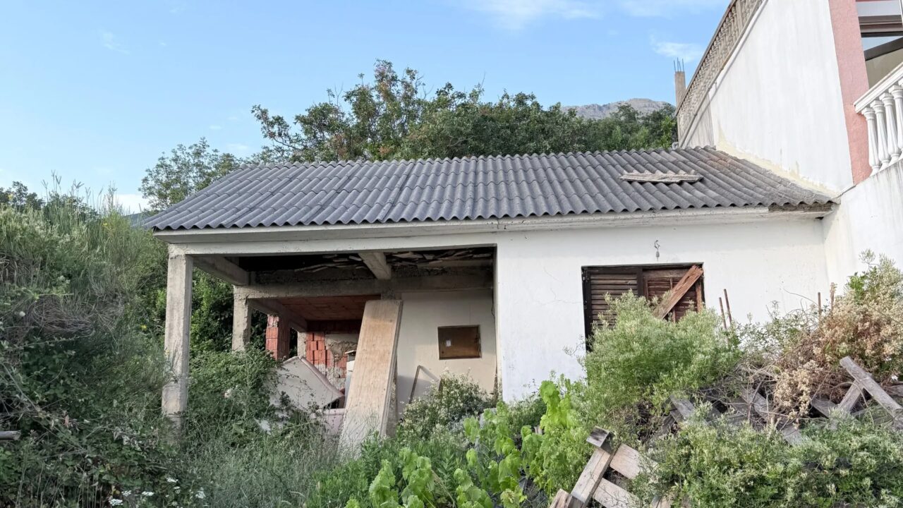 Ground-Floor House with Yard and Sea View among Olive Trees – Dobra Voda, Bar – SunHolidays Montenegro