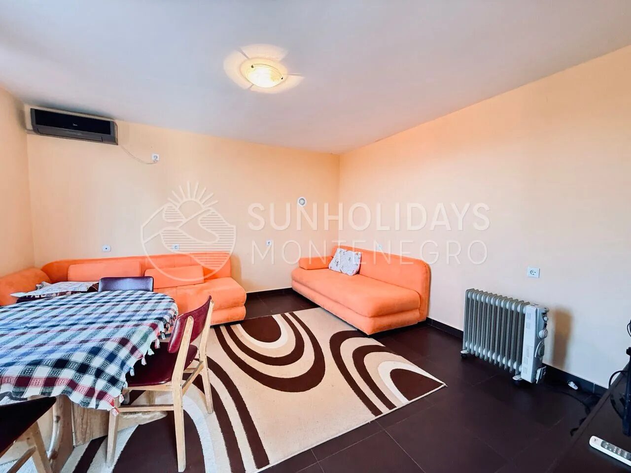 Two Houses with 4 One-Bedroom Apartments – Zankovici, Sutomore – SunHolidays Montenegro