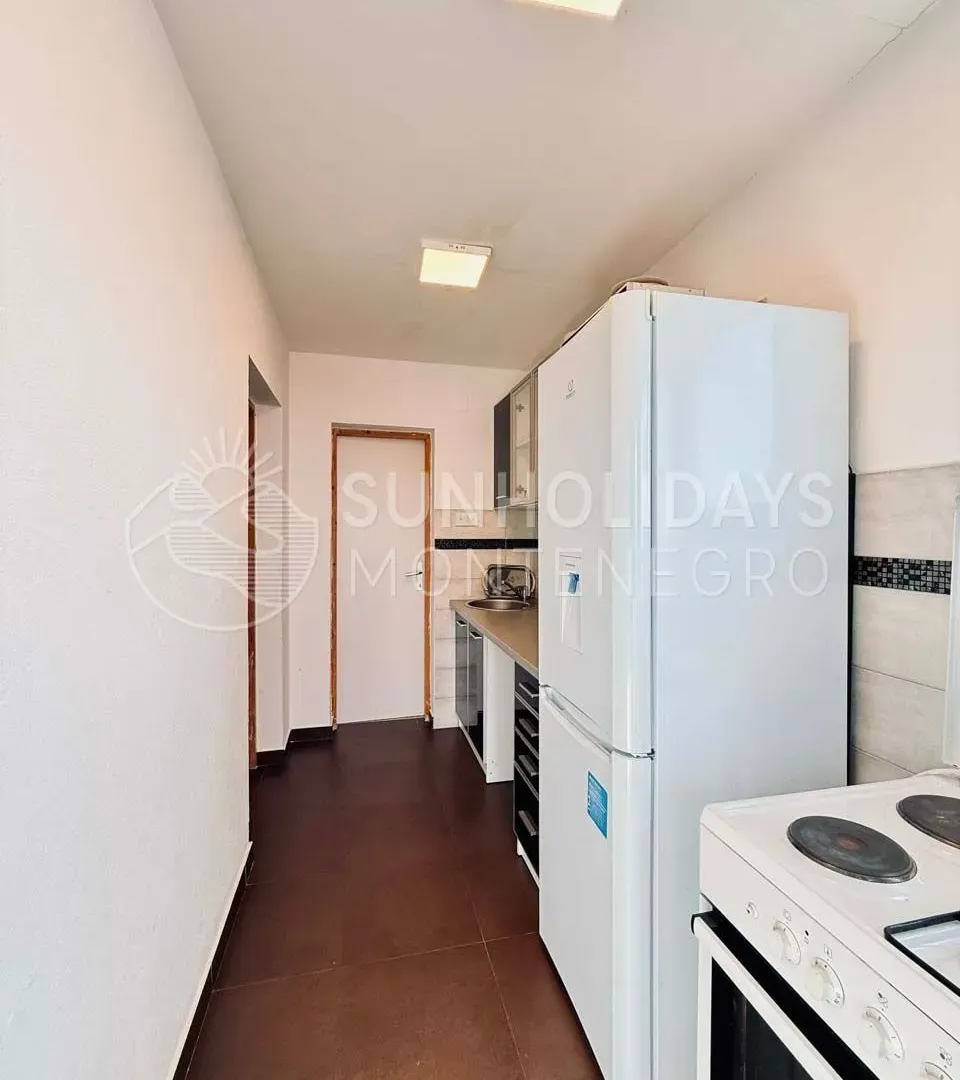 Two Houses with 4 One-Bedroom Apartments – Zankovici, Sutomore – SunHolidays Montenegro