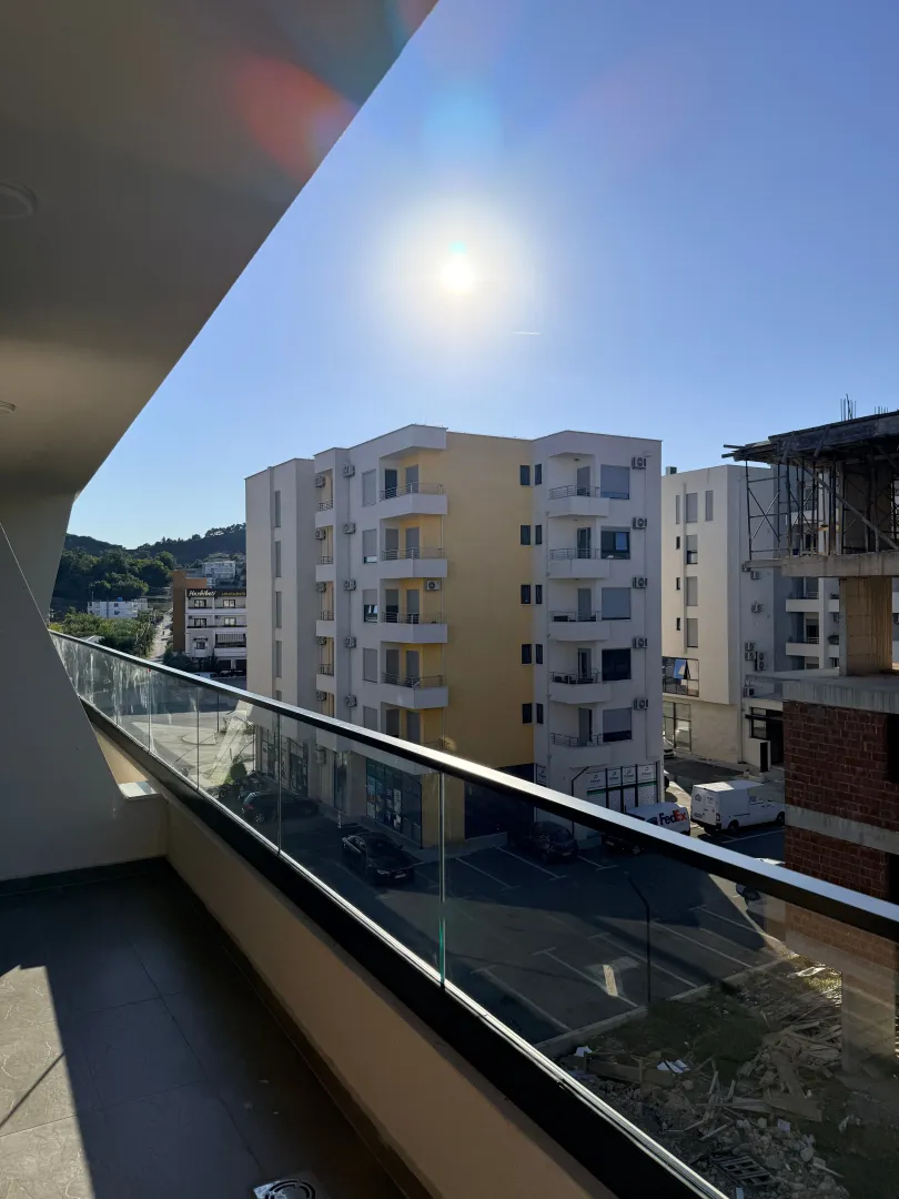 New Furnished One-Bedroom Apartment on Teuta Boulevard – Ulcinj – SunHolidays Montenegro