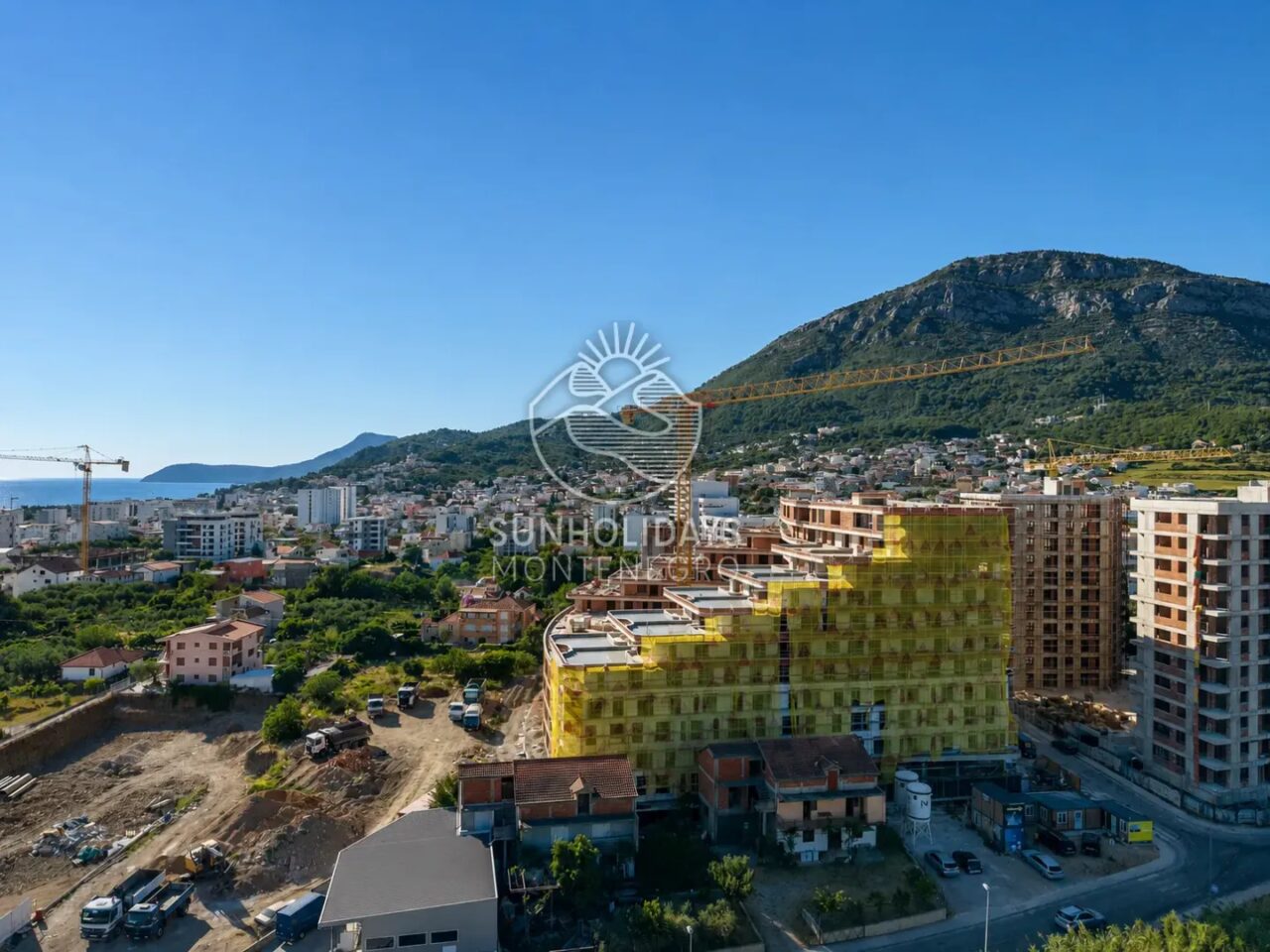 Premium One-Bedroom Apartment with 71.5 m² Sea-View Terrace – Ilino, Bar – SunHolidays Montenegro