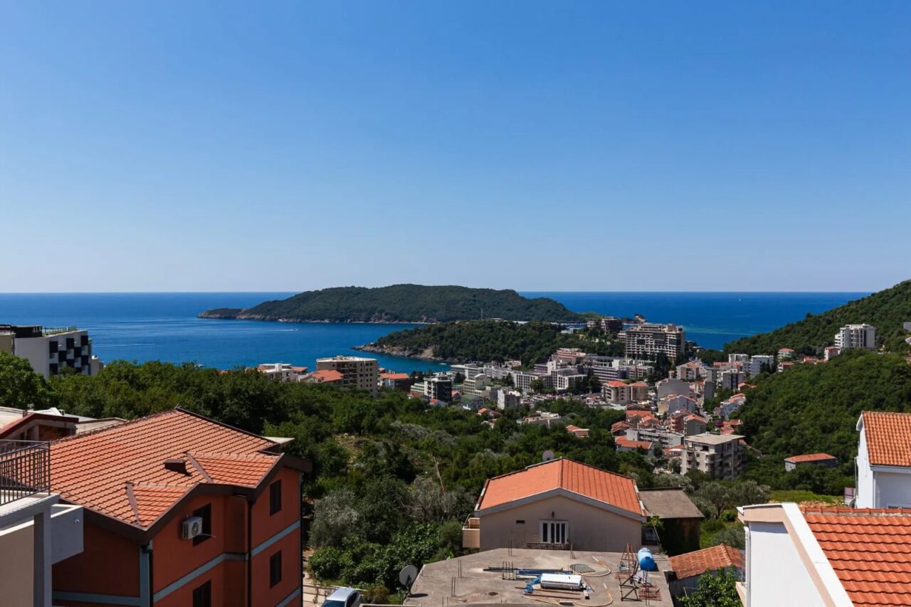 Luxurious Villa with Pool and Sea View – Becici, Budva – SunHolidays Montenegro