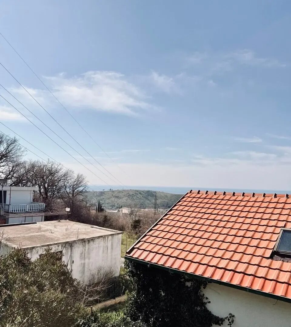 House with Two One-Bedroom Apartments and Sea View – Zankovici, Sutomore – SunHolidays Montenegro