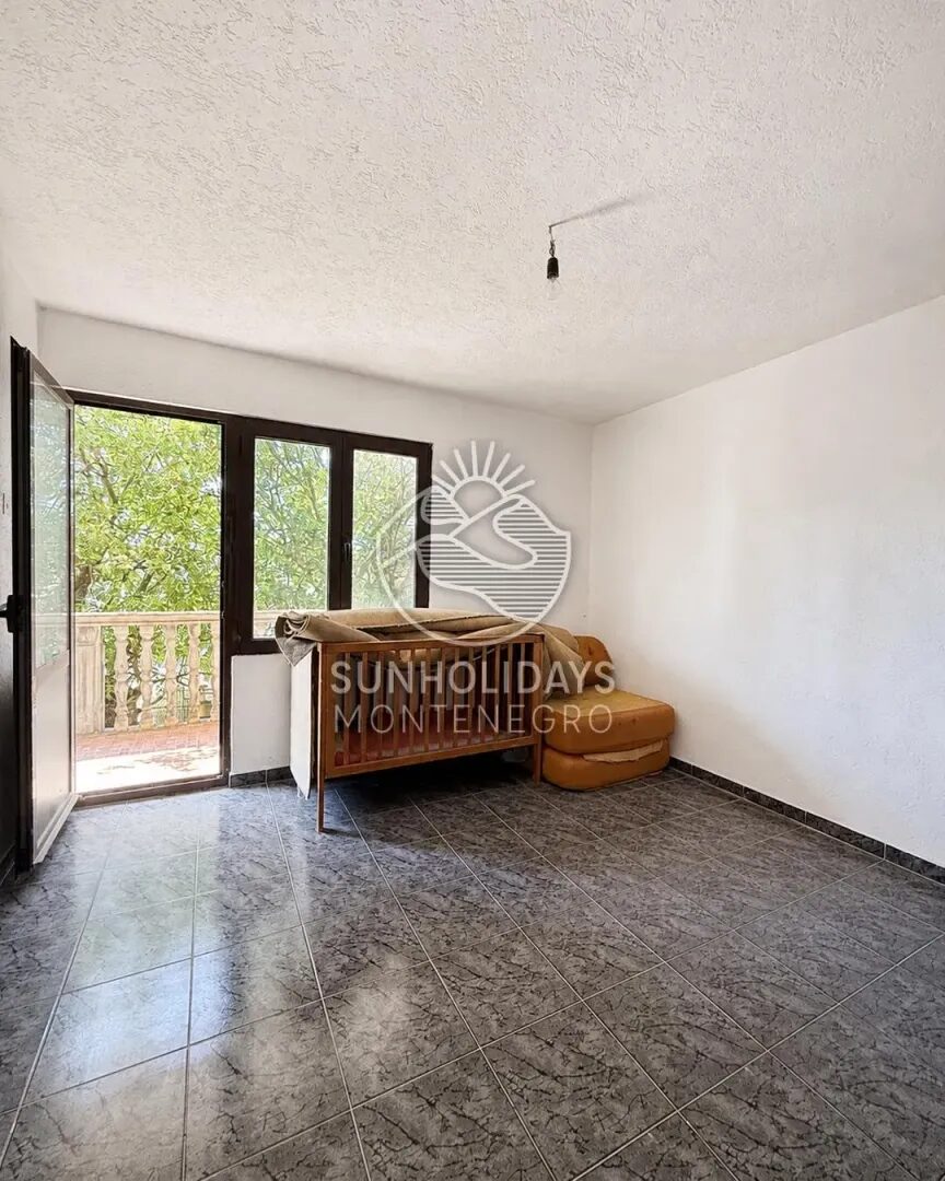 Three-Storey Legal House – Dubrava, Bar – SunHolidays Montenegro