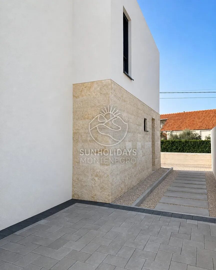 New Luxury Villa with Private Pool – Polje, Bar – SunHolidays Montenegro