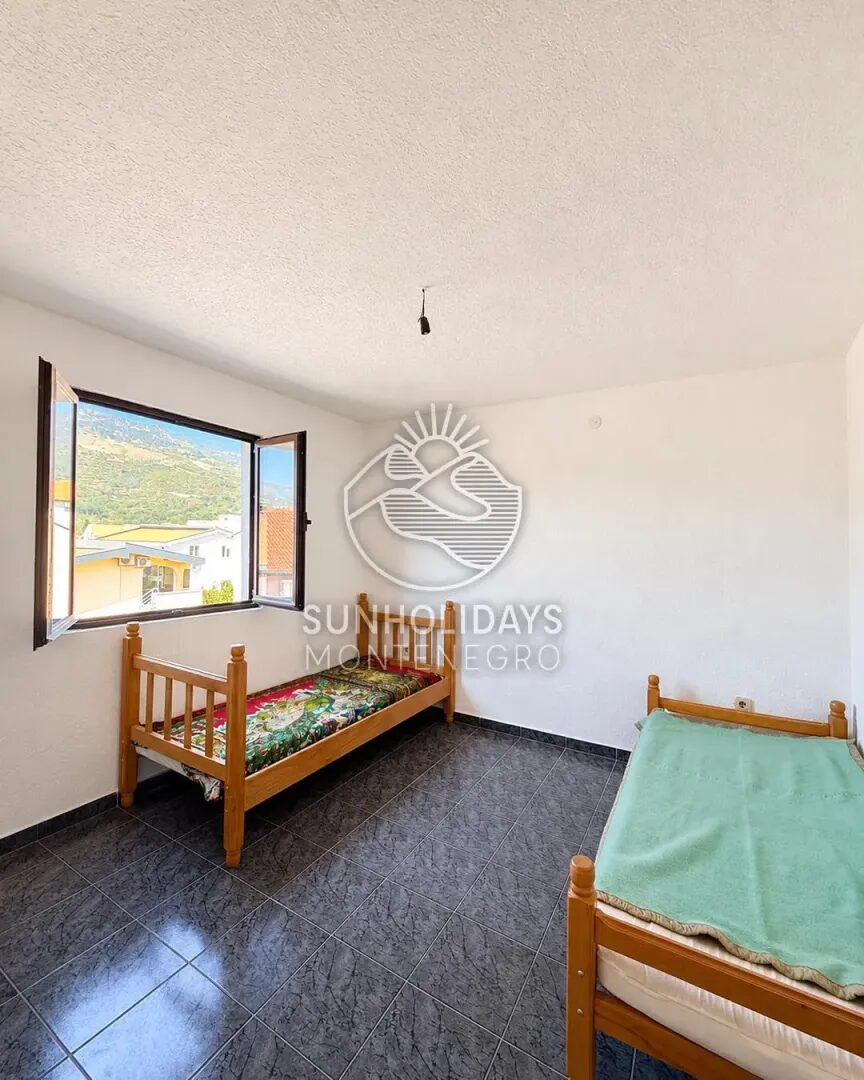 Three-Storey Legal House – Dubrava, Bar – SunHolidays Montenegro
