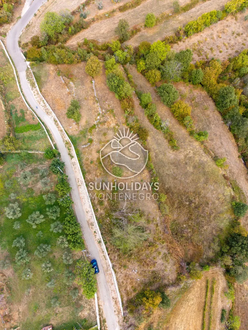 2,790 m² Land with Mountain Views on an Asphalt Road – Velje Selo, Bar – SunHolidays Montenegro