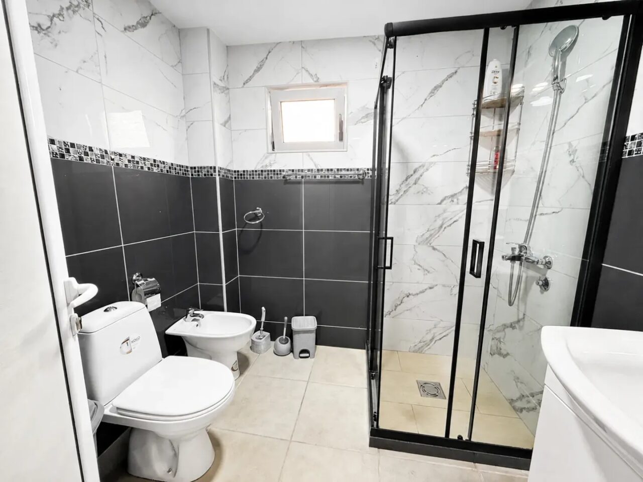Spacious Three-Bedroom House with Large Pool for Long-Term Rent – Dobra Voda, Bar – SunHolidays Montenegro