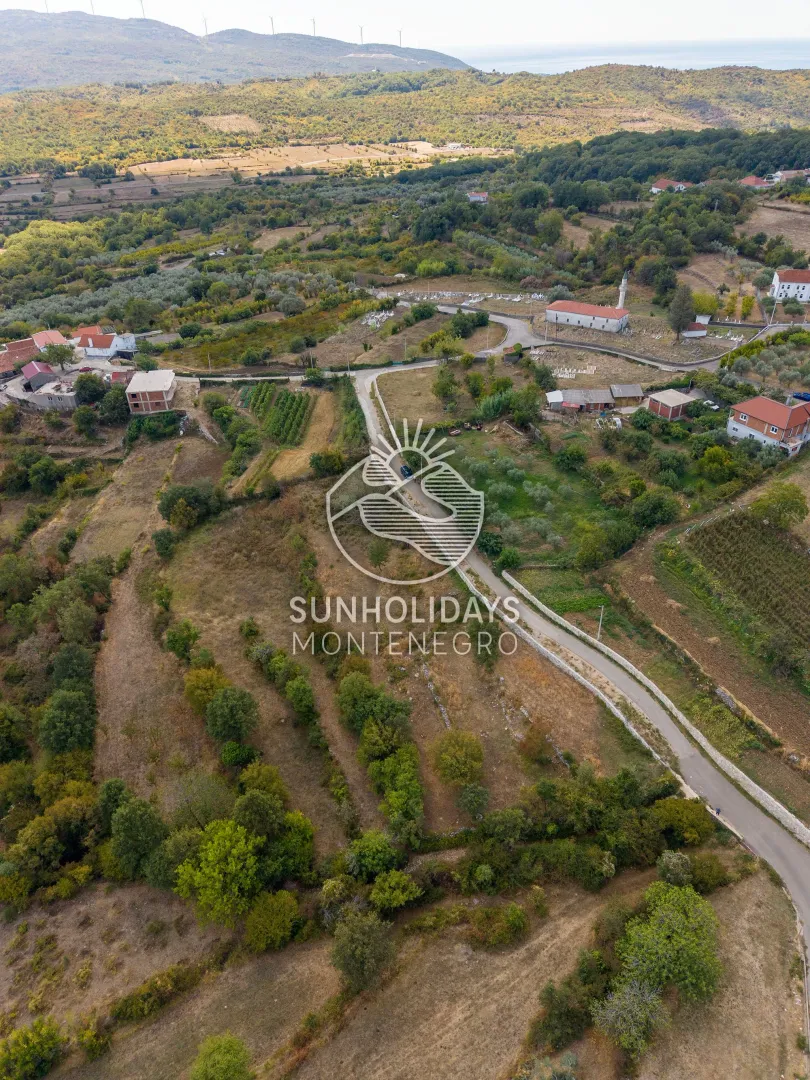 2,790 m² Land with Mountain Views on an Asphalt Road – Velje Selo, Bar – SunHolidays Montenegro