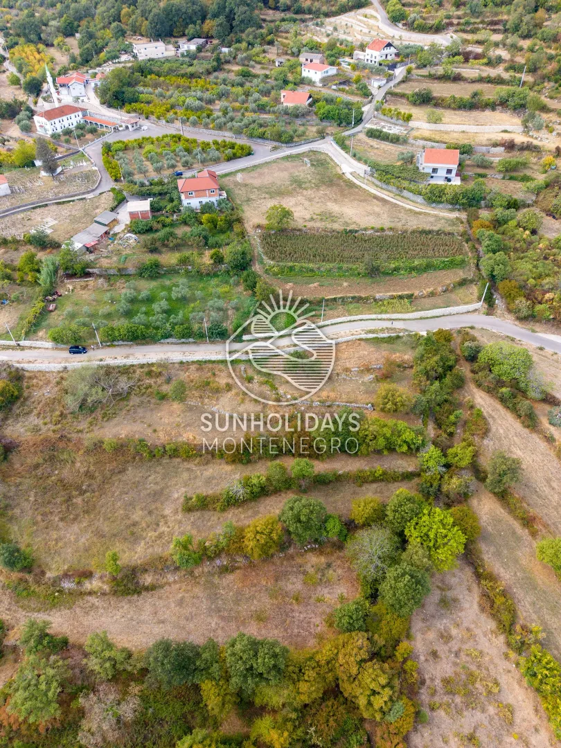 2,790 m² Land with Mountain Views on an Asphalt Road – Velje Selo, Bar – SunHolidays Montenegro